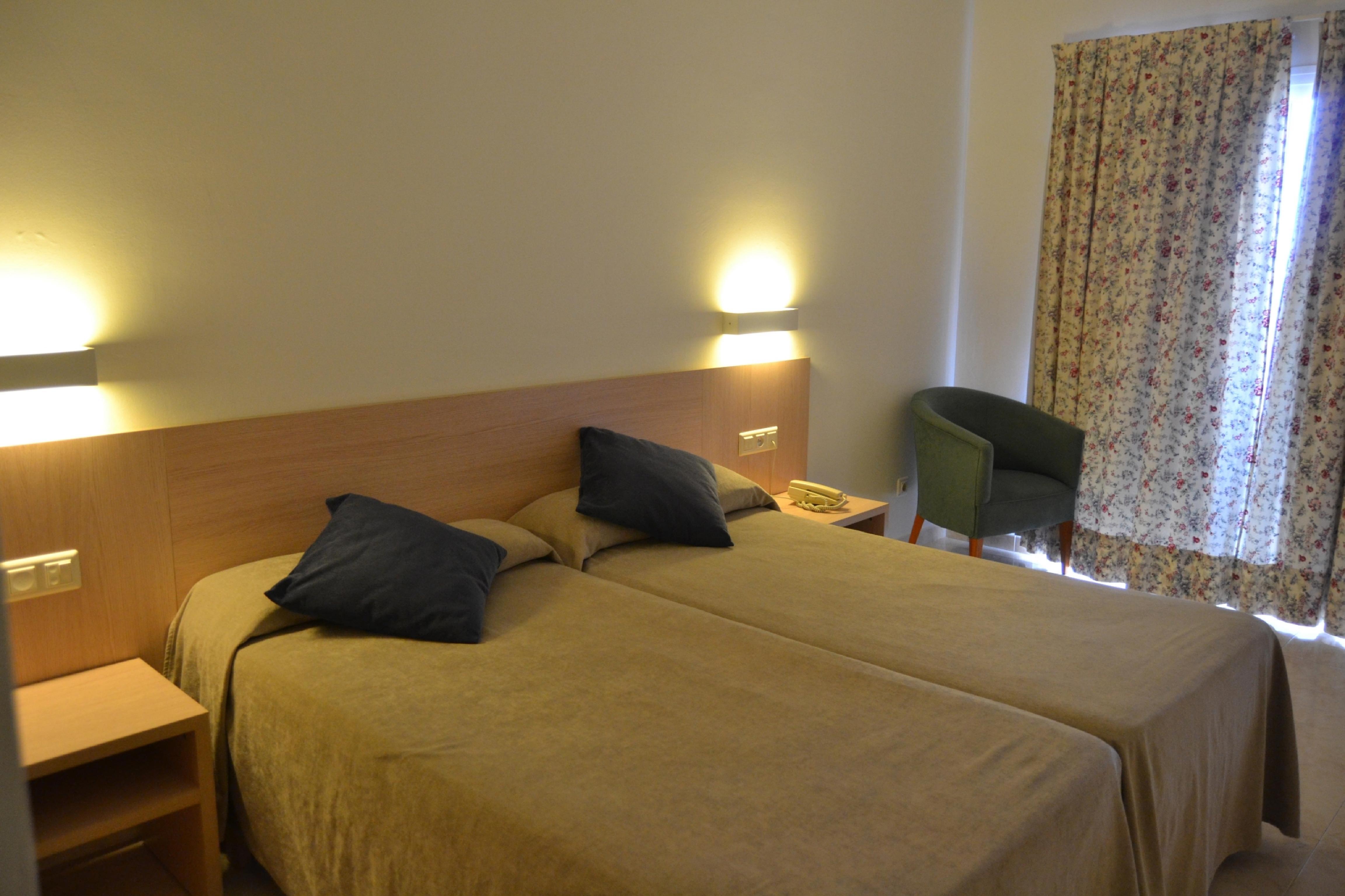 Hotel Xaloc Playa Punta Prima  Bagian luar foto