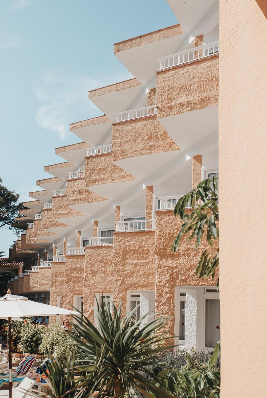 Hotel Xaloc Playa Punta Prima  Bagian luar foto